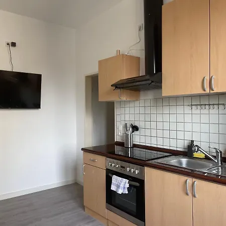 For Fitters I Schuetzenstr 4-12 *