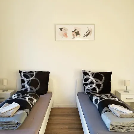 For Fitters I Schuetzenstr 4-12 *