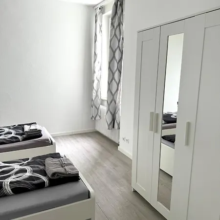 For Fitters I Schuetzenstr 4-12 Apartment