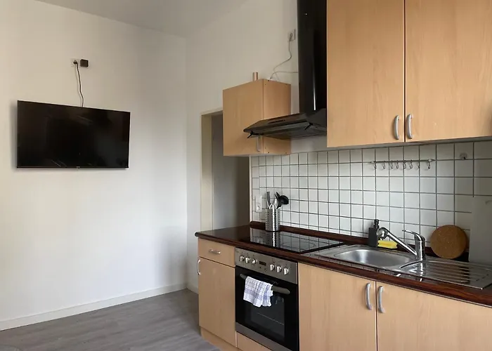 For Fitters I Schuetzenstr 4-12 *